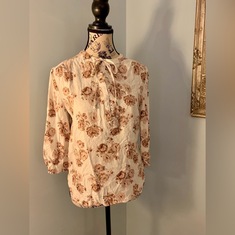 Como Blu Petite Small Dressy Top white beige floral